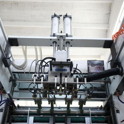 IPACK-Pappfaltende gewölbter Karton-stempelschneidene Maschine für Tortenschachtel