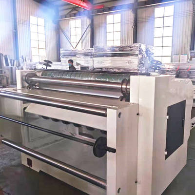 Wellpappschneidemaschine der Längen-3800mm mit dem Stapler Energiesparend