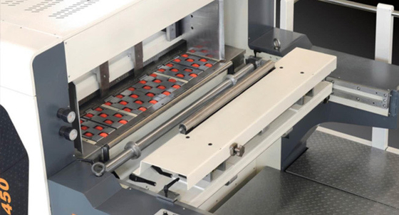 Hydraulische automatische faltende gewölbter Karton-stempelschneidene Maschine PLC