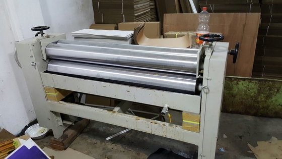 Vorbildliche Manual Flute Laminating Maschine halb automatisches 0-60m/Min Gerun 2000