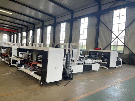 Computergestützte Schließmaschine und Flexo-Foldermaschine zur Herstellung von Karton