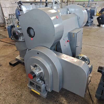 Hengshui Motor Walzkarton-Die-Schneidemaschine Maximale Wirkungsgröße 1200 X 830mm Arbeitsgeschwindigkeit 20 Schläge pro Minute