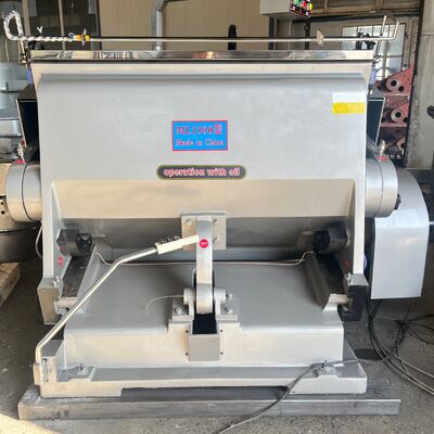 7000 kg Walzkarton-Druckschneidemaschine mit manuellem Fütterungsgerät und Maschinengewicht 1500 kg geeignet für Industriezwecke