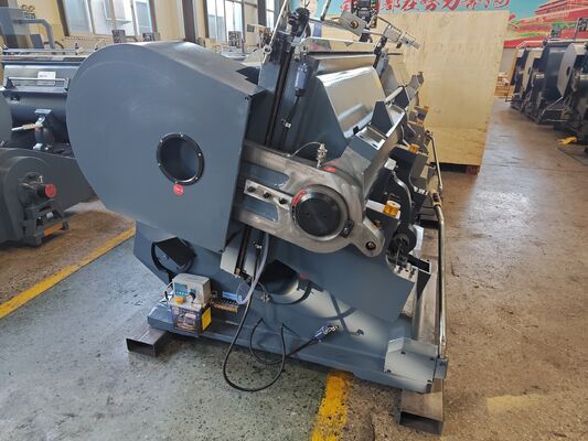 Manuelle Schwerlastmaschine ML1200 Walzkartonmaschine mit 20 Stück/min Geschwindigkeit und Größe 1200 * 830 mm