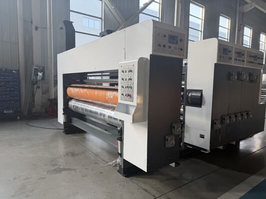 Automatische Wellpappenkarton-Flexodruckmaschine mit einer Geschwindigkeit von 100–130 m/min und konstanter Druckqualität für die Verpackungsindustrie
