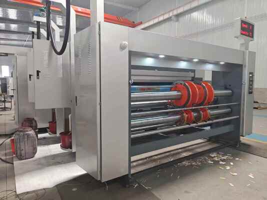 Automatische Flexodruck-Schlitzmaschine mit automatischer Zuführung und einer Geschwindigkeit von 100-130 m/min und 7-Zoll-Farb-Touchscreen-HMI