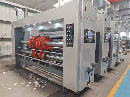 Automatische Flexodruck-Schlitzmaschine mit automatischer Zuführung und einer Geschwindigkeit von 100-130 m/min und 7-Zoll-Farb-Touchscreen-HMI