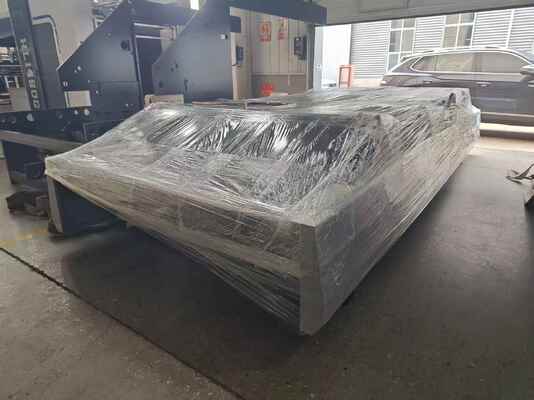HL1600 Hochgeschwindigkeits-Rillenschweißmaschine mit 100 Stück/min und automatischer Zuführung, Größe 1600x1250mm
