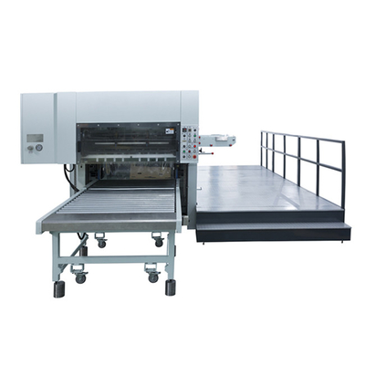 CER 1600 gewölbter Papierkarton-stempelschneidene Maschine 5500sheets/H